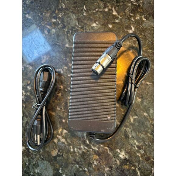 16V XLR 4 Pin Female Power Supply Adapter - Picture 8 of 8